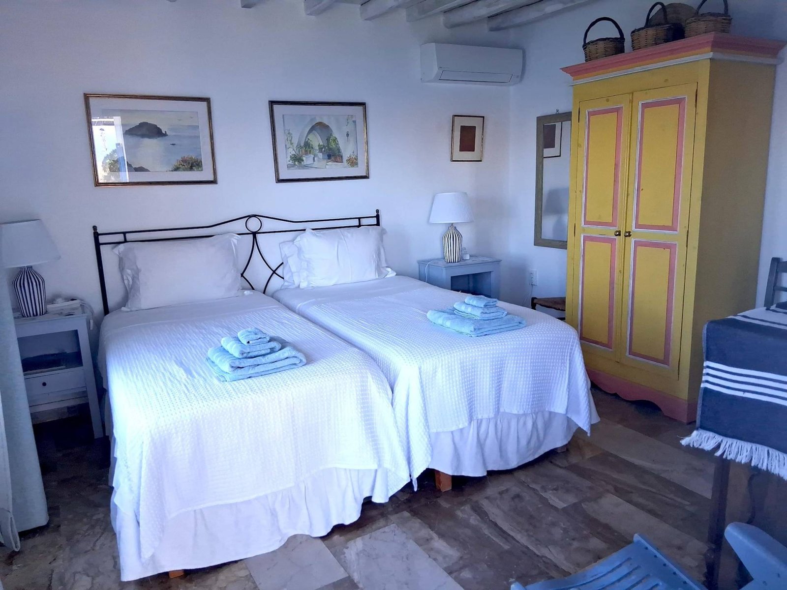 Pool Cottage bedroom
