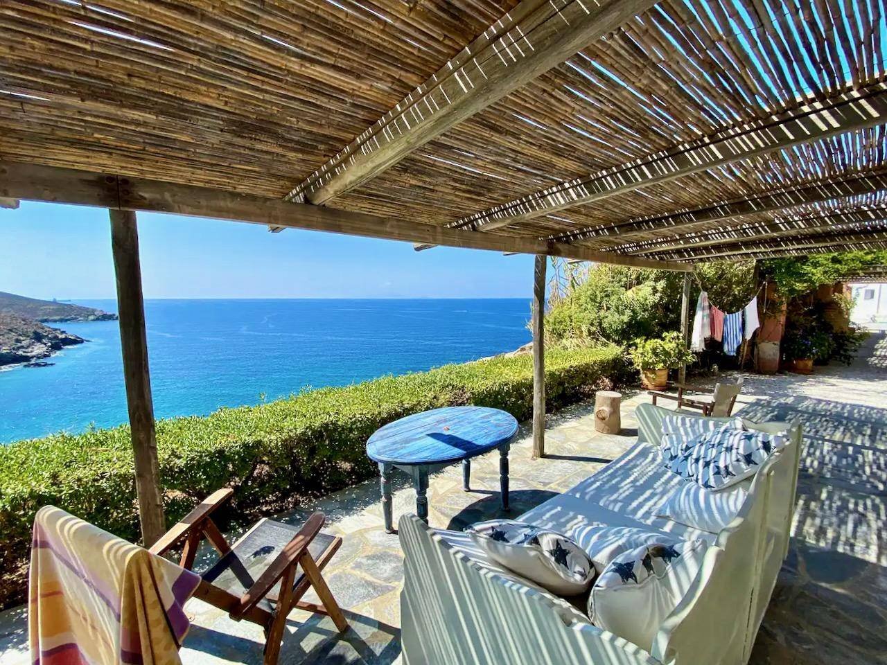 Komito Clifftop Cottage Terrace